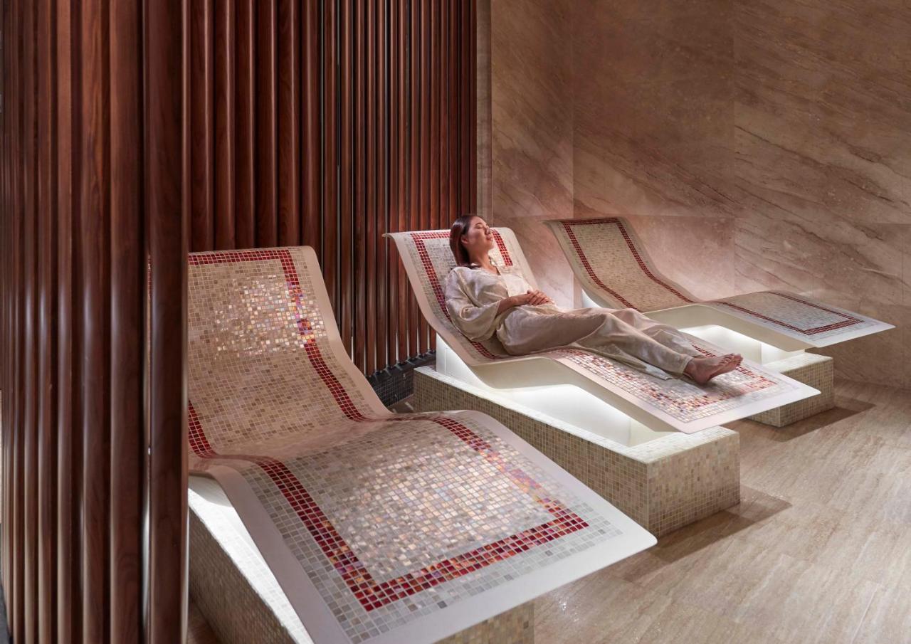 Mandarin Oriental, Hotel